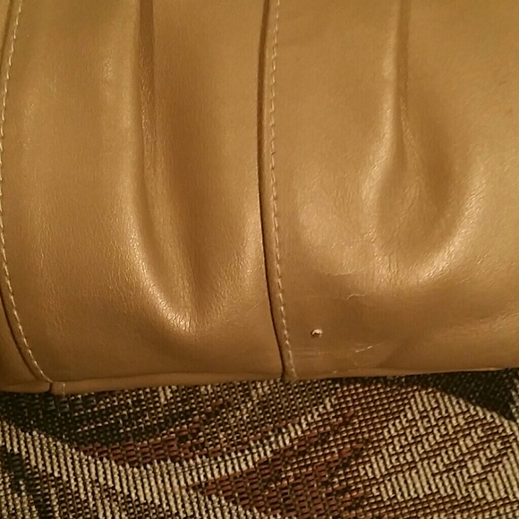 Beautiful clutch - Picture 3 of 3