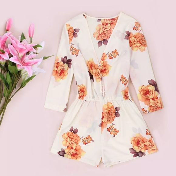 LAST HP NWT Floral Romper Vintage Sleeve jumpsuit - Picture 2 of 4