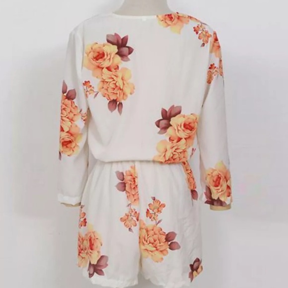 LAST HP NWT Floral Romper Vintage Sleeve jumpsuit - Picture 4 of 4