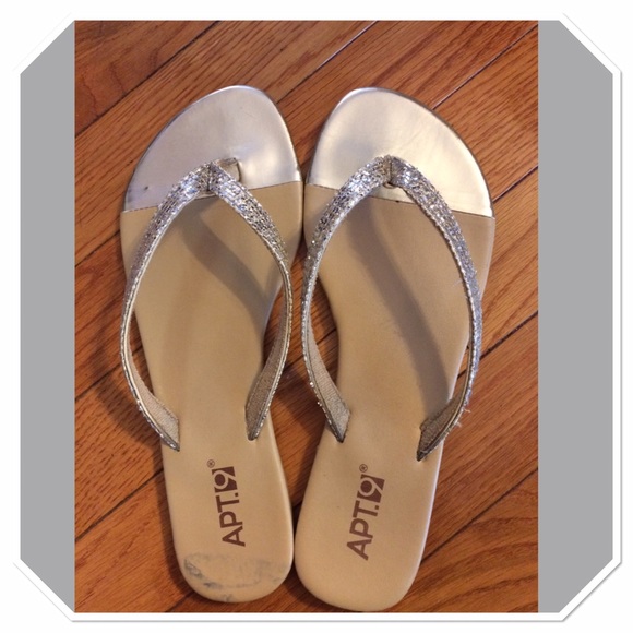 ✨Apt. 9 Shimmering Sandals - Picture 2 of 3