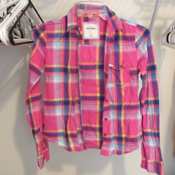 Abercrombie & Fitch Tops - ✳️SALE✳️Abercrombie pink plaid shirt
