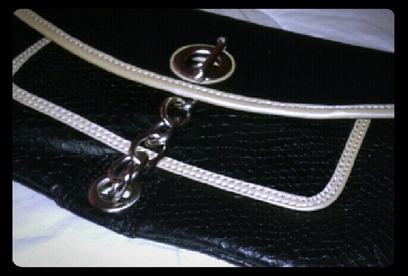 BCBG handheld clutch