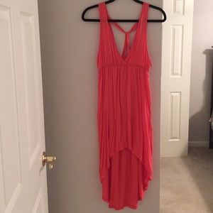 Super cute Hi Lo top with back detail