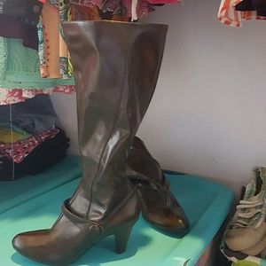 Dress boots