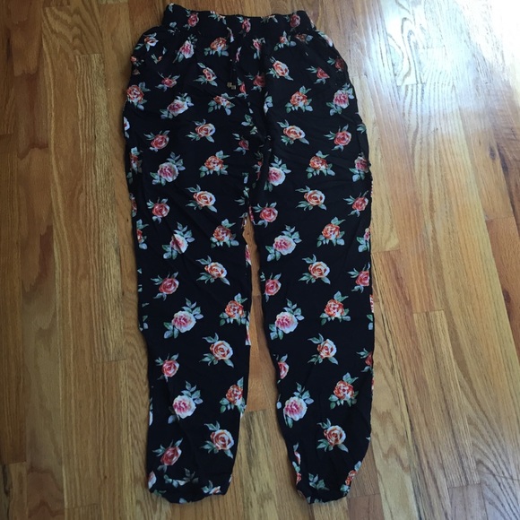 Forever 21 floral jogger pants black rayon
