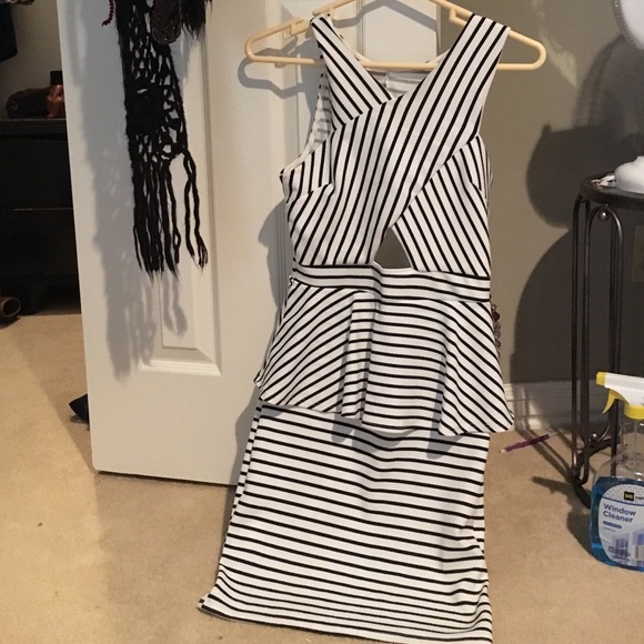 Windsor tight fitted dress - Picture 1 of 3