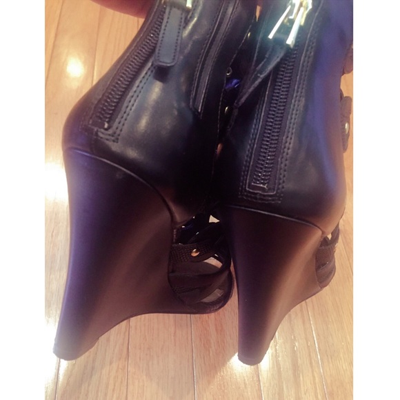 Guess Wedges - Picture 3 of 4