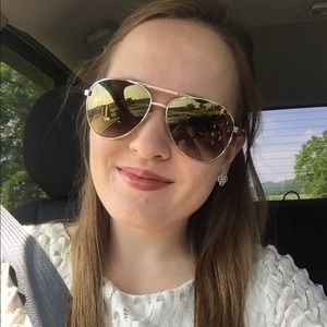 Meet your Posher, Ashlee