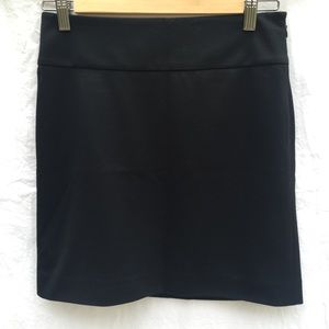Excellent Black Ann Taylor skirt, size 00P,