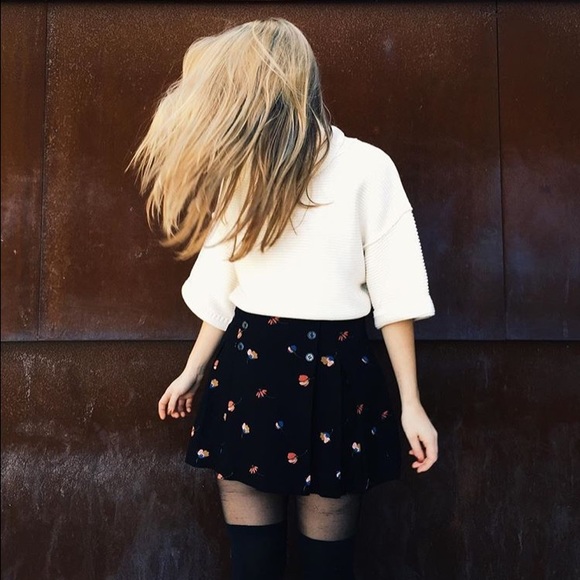 Meet your Posher, Taylor - Picture 3 of 4