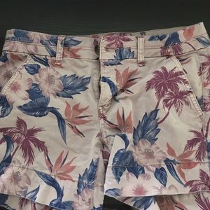 Hawaiian Midi Shorts • AE