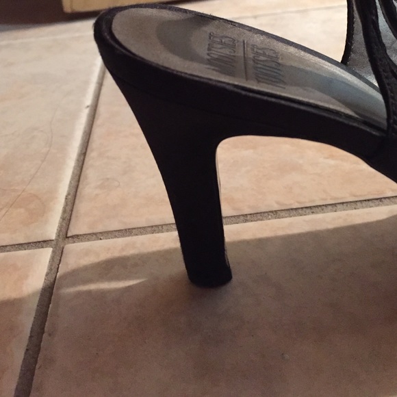 Black Slingback Heels - Picture 4 of 4