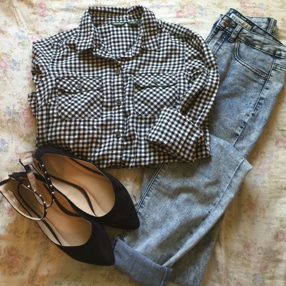 *CLOSET CLEAR OUT* Black&white gingham button down