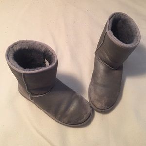 size 7 short silver uggs