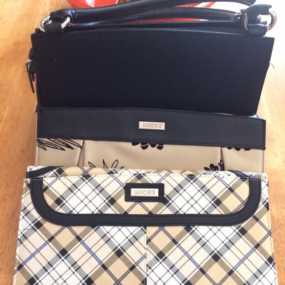 Miche black purse with two shells.