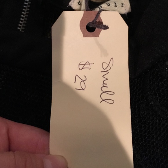 crop top from a little boutique - Picture 3 of 3