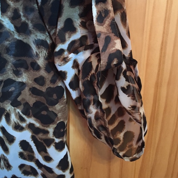 Cheetah printed blouse - Picture 3 of 3