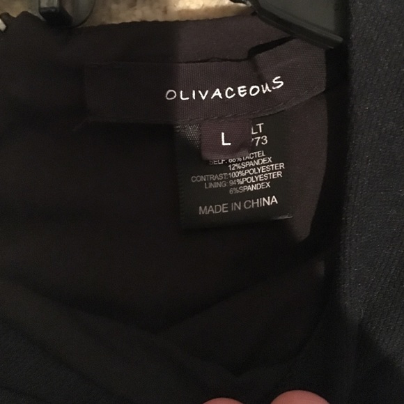 crop tank with zipper on back - Picture 3 of 3