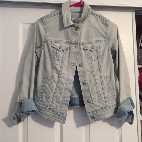 light wash denim jacket - Picture 1 of 1