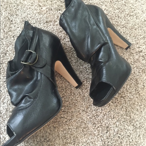 3 dresses & a pair of "well loved" Madden Girls - Picture 4 of 4