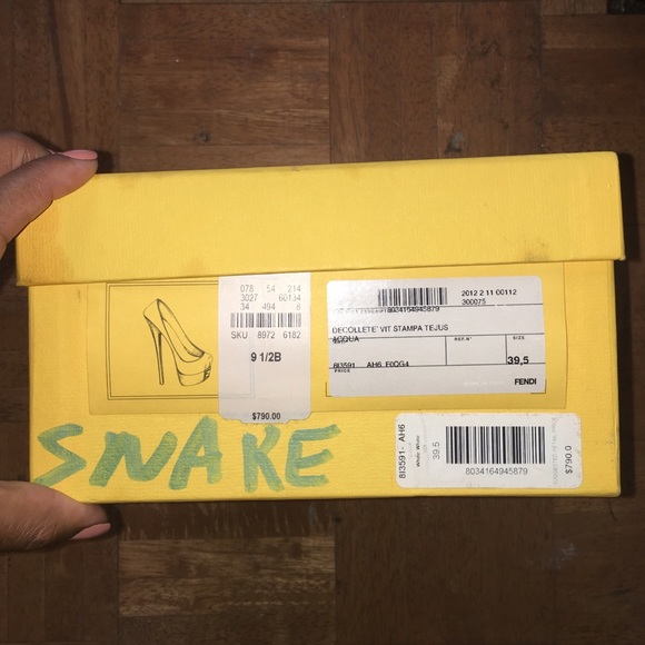 Fendi Decollette' Mint Snake Heel. - Picture 4 of 4