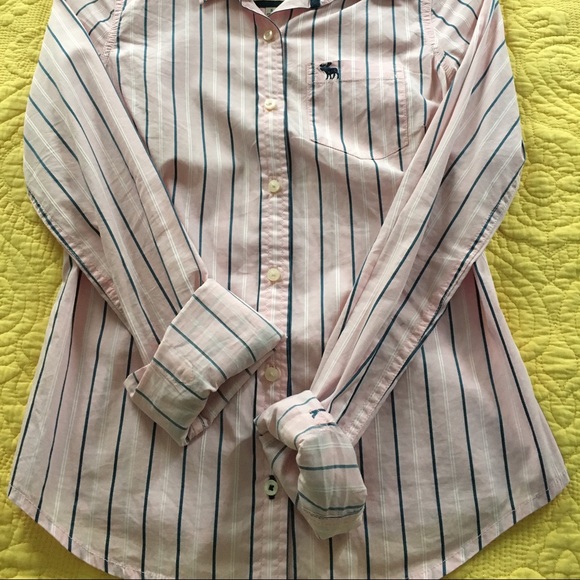 Button down - Picture 2 of 2