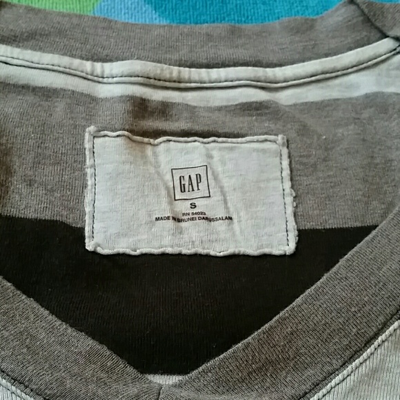 Gap shirt - Picture 2 of 3