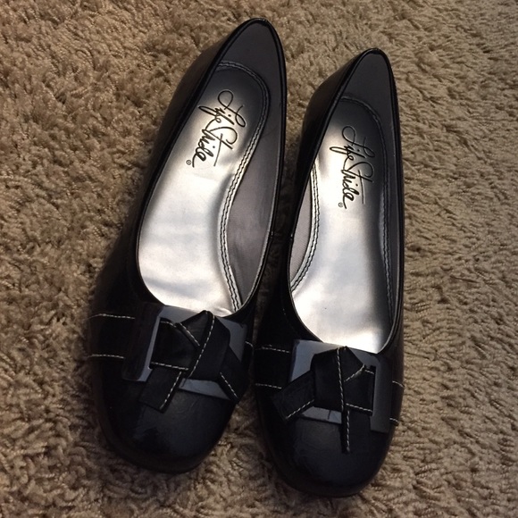 Life Stride patent black flats