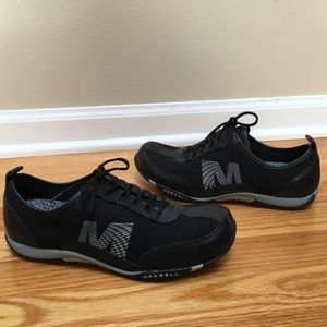 Merrell lace up black shoes Womens size 8