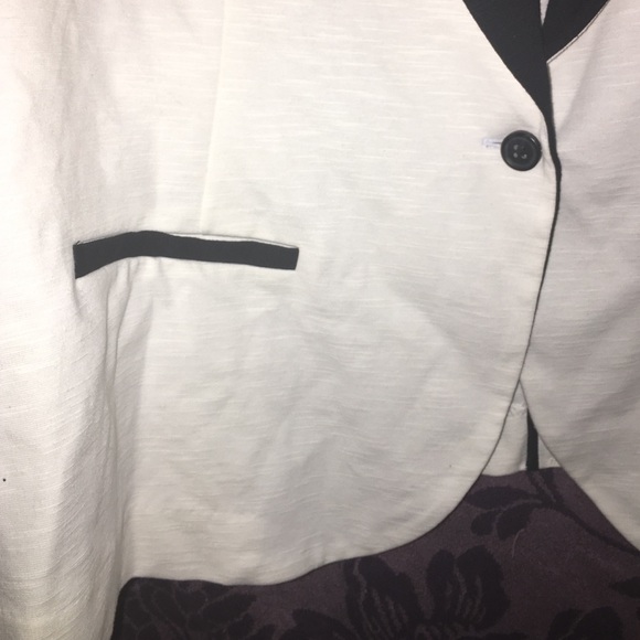 Plus size black and white blazer - Picture 2 of 4