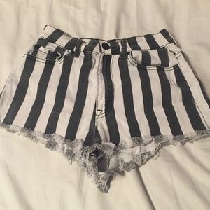 BDG STRIPED SHORTS HIGH RISE CHEEKY!