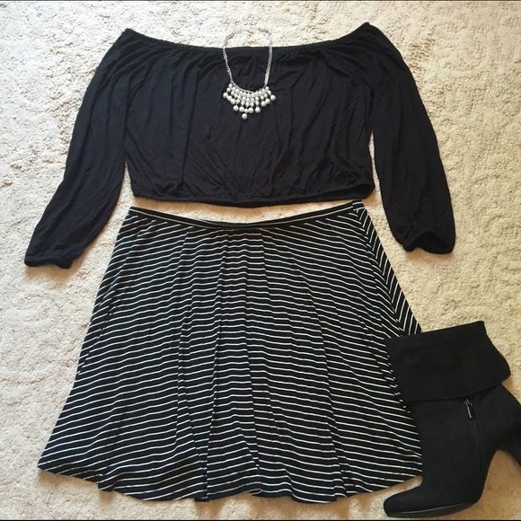 Off The Shoulder Black Top ❗️ Lowest Price ❗️ - Picture 2 of 3