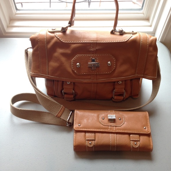 Nine West Handbags - Nice West Purse and Wallet