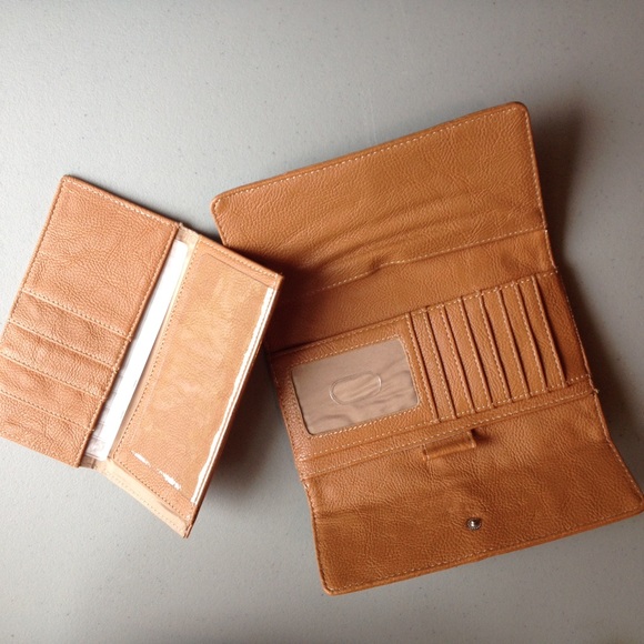 Nice West Purse and Wallet - Picture 3 of 4