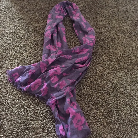 Beautiful purple tie dye scarf - Picture 1 of 2