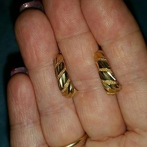 10k gold diamond cut pierced earrings