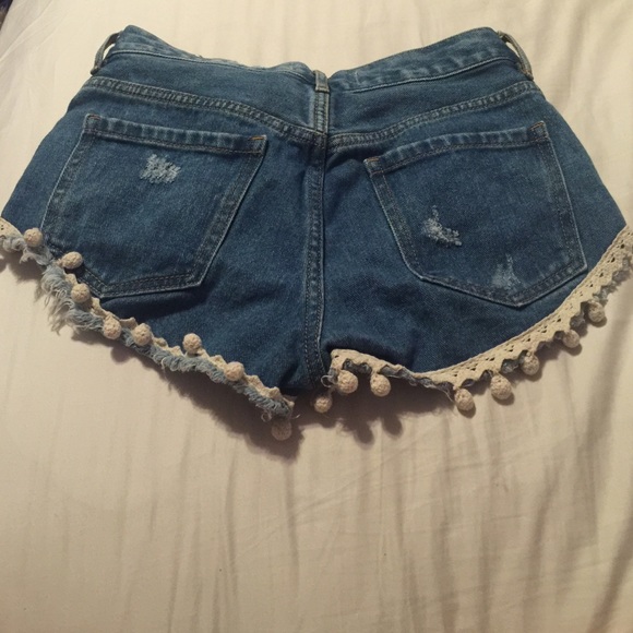 BULLHEAD HIGH RISE DENIM SHORTS - Picture 2 of 3