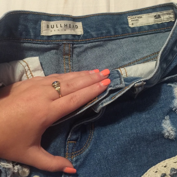 BULLHEAD HIGH RISE DENIM SHORTS - Picture 3 of 3
