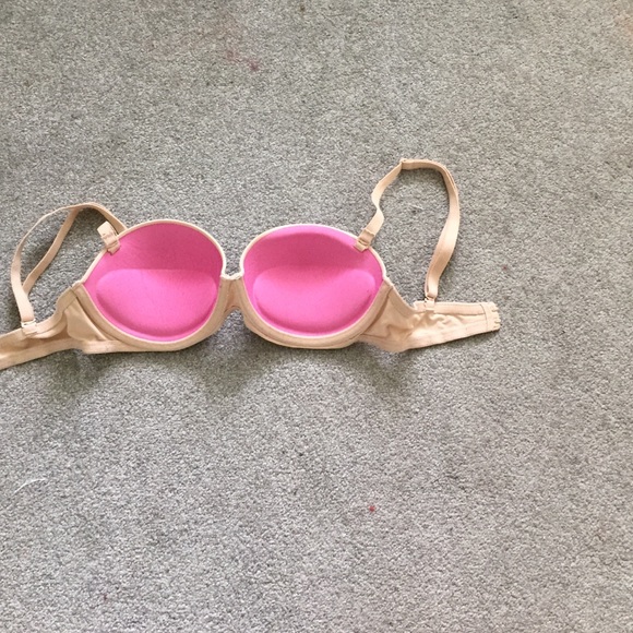 Nude strapless PINK VS bra - Picture 2 of 3