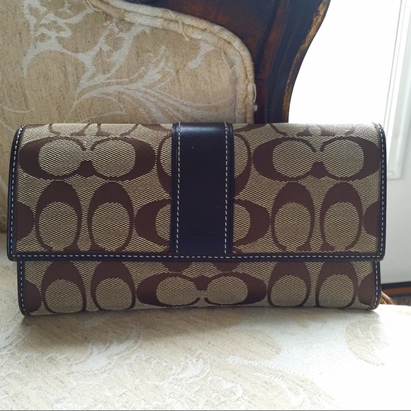 Authentic Coach Hampton Signature Checkbook Wallet