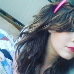 Meet your Posher, Caitlin