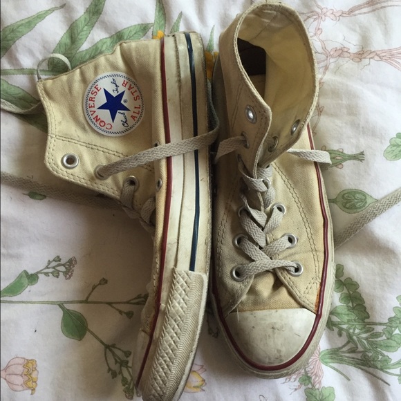 Women's sz 7 converse off white