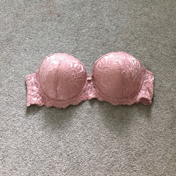 ‼️SOLD‼️ Sexy Lacey Push-up Strapless Bra - Picture 1 of 3