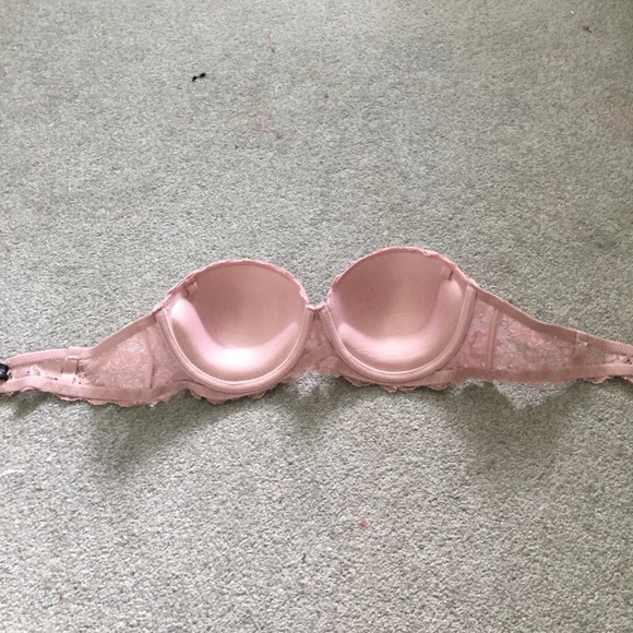 ‼️SOLD‼️ Sexy Lacey Push-up Strapless Bra - Picture 2 of 3