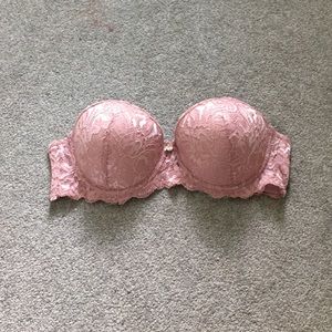 ‼️SOLD‼️ Sexy Lacey Push-up Strapless Bra
