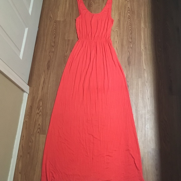 Beautiful Coral Maxi Dress•