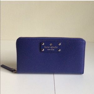 ✨FREE COSMETIC✨ NWT Kate Spade Wallet✨