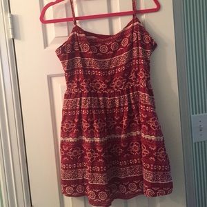 Maroon/red and white tank top