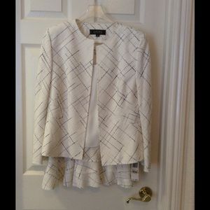 Ladies Petite Kasper Skirt Suit