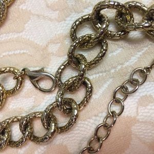 Textured adjustable necklace